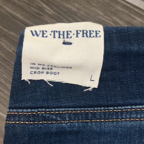 🛑SOLD🛑NWOT Free People We The Free In My Feelings Crop Flare Jeans Large/XL - Picture 9 of 9